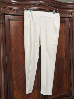 NWOT Chico’s White Stretch Pants